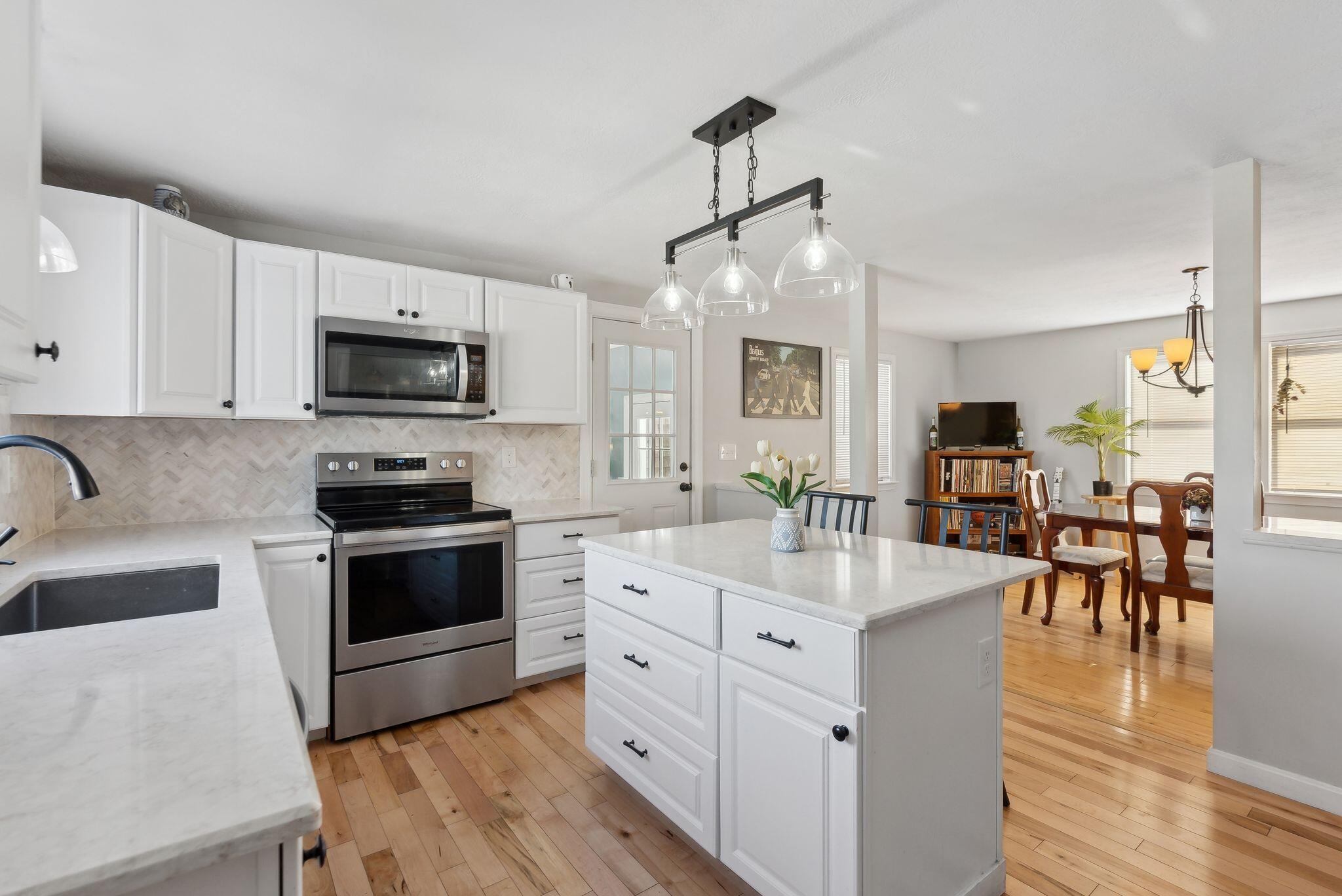 1215 New County Road Biddeford, ME 04005 - Photo 10 of 41 Kitchen