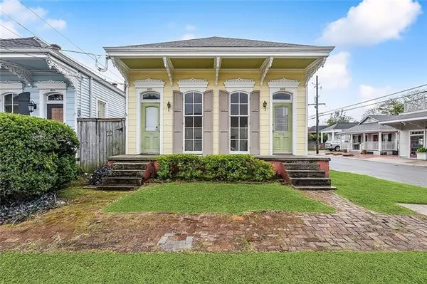 $1,800 | 6072 Annunciation Street, New Orleans, LA 70118