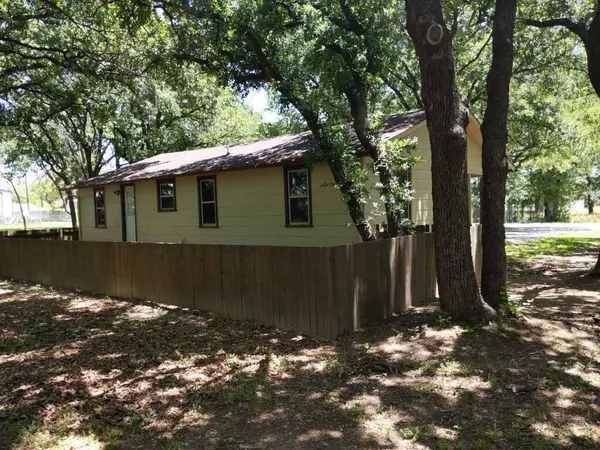 $1,695 | 1541 Ranger Highway, Weatherford, TX 76086