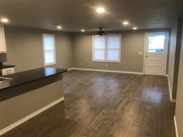 $1,695 | 1541 Ranger Highway, Weatherford, TX 76086