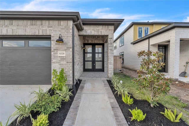 $3,100 | 4320 Avron Drive, Stafford, TX 77477