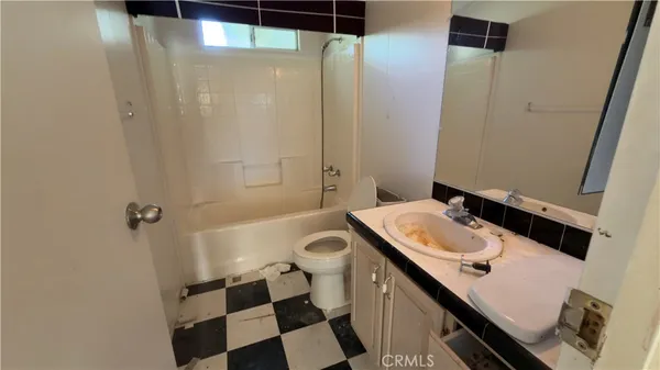 $479,999 | 18420 Decker Road, Perris, CA 92570