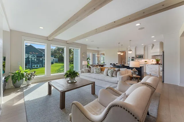 $1,800,000 | 4264 Woodland Court, Excelsior, MN 55331