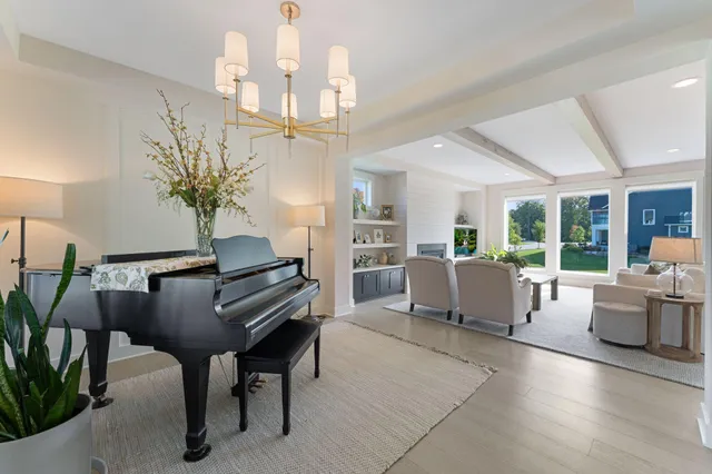 $1,800,000 | 4264 Woodland Court, Excelsior, MN 55331