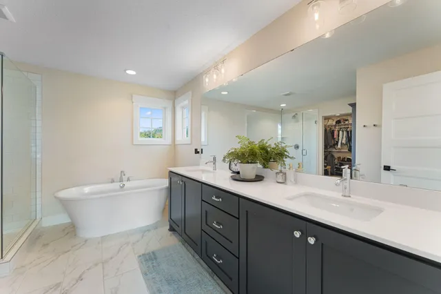 $1,800,000 | 4264 Woodland Court, Excelsior, MN 55331