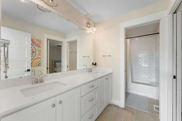 $1,800,000 | 4264 Woodland Court, Excelsior, MN 55331