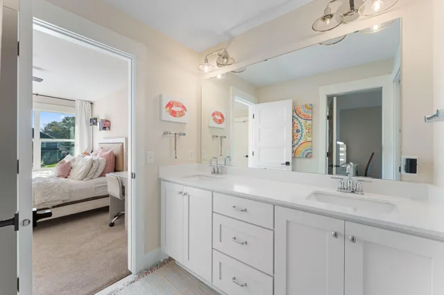 $1,800,000 | 4264 Woodland Court, Excelsior, MN 55331