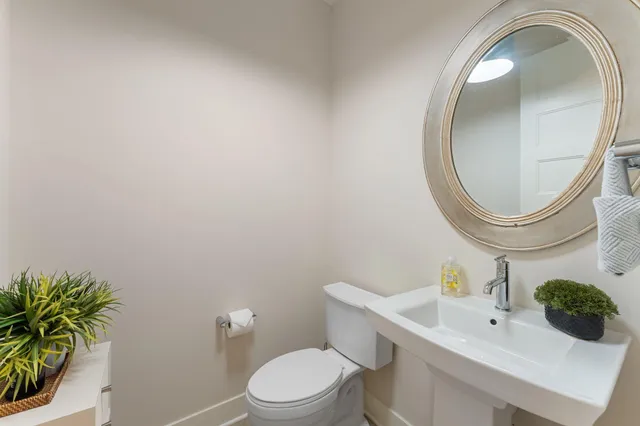 $1,800,000 | 4264 Woodland Court, Excelsior, MN 55331