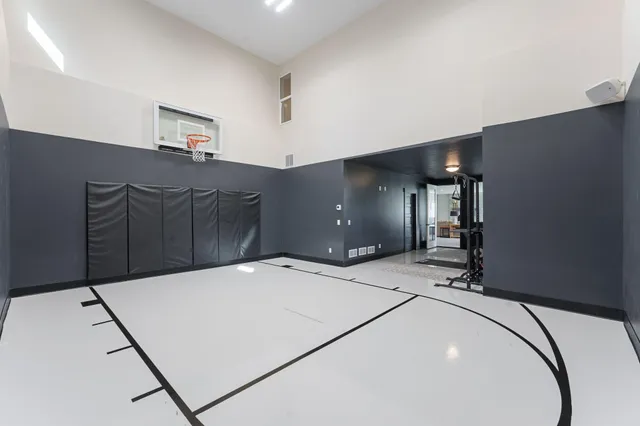 $1,800,000 | 4264 Woodland Court, Excelsior, MN 55331