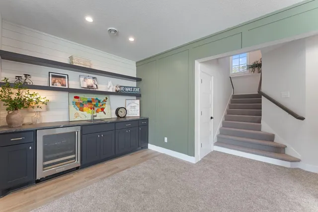 $1,800,000 | 4264 Woodland Court, Excelsior, MN 55331