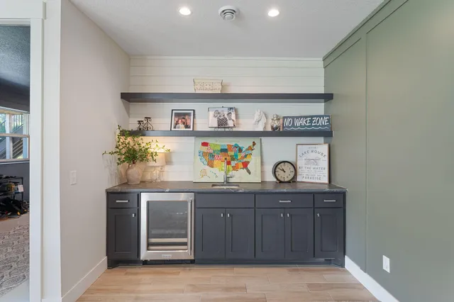 $1,800,000 | 4264 Woodland Court, Excelsior, MN 55331