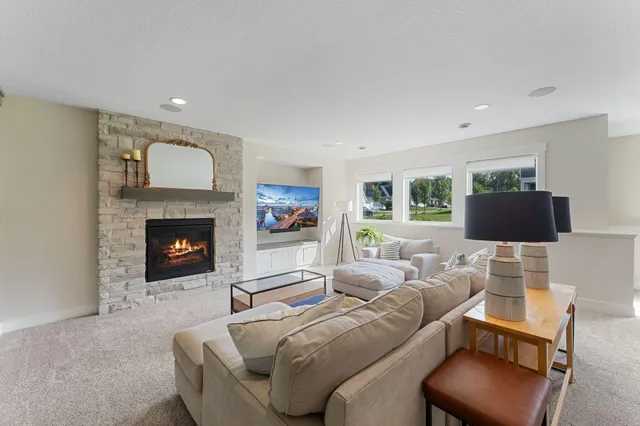 $1,800,000 | 4264 Woodland Court, Excelsior, MN 55331