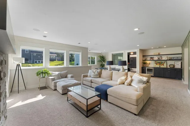 $1,800,000 | 4264 Woodland Court, Excelsior, MN 55331