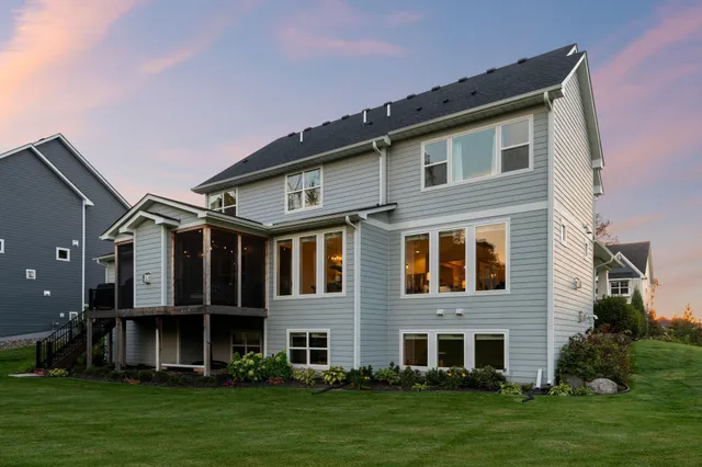 $1,800,000 | 4264 Woodland Court, Excelsior, MN 55331