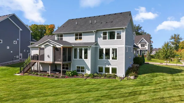 $1,800,000 | 4264 Woodland Court, Excelsior, MN 55331