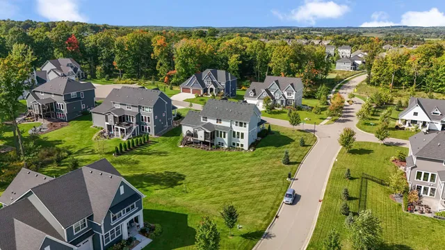 $1,800,000 | 4264 Woodland Court, Excelsior, MN 55331