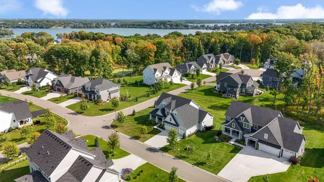 $1,800,000 | 4264 Woodland Court, Excelsior, MN 55331