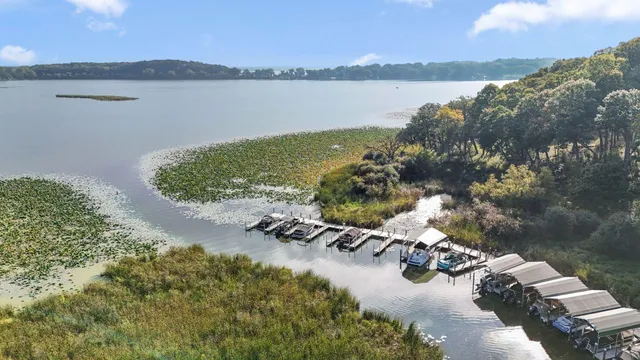 $1,800,000 | 4264 Woodland Court, Excelsior, MN 55331