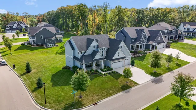 $1,800,000 | 4264 Woodland Court, Excelsior, MN 55331