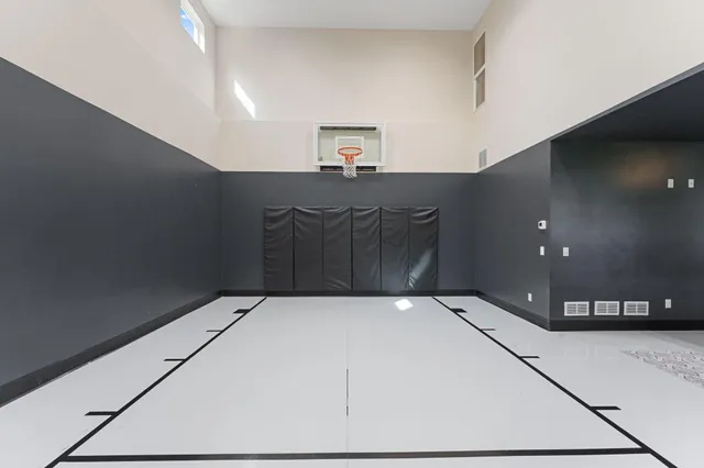 $1,800,000 | 4264 Woodland Court, Excelsior, MN 55331