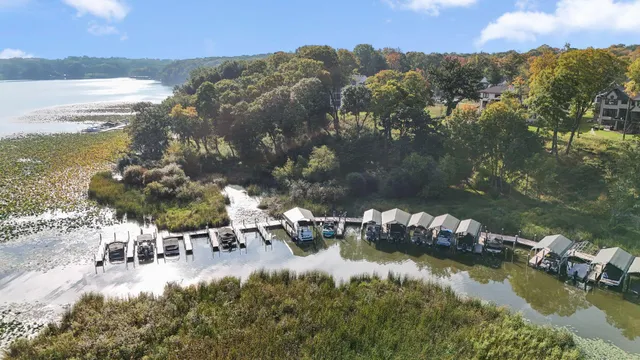 $1,800,000 | 4264 Woodland Court, Excelsior, MN 55331