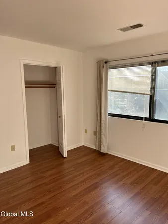 $1,850 | 61 Point Of Woods Drive, Albany, NY 12203