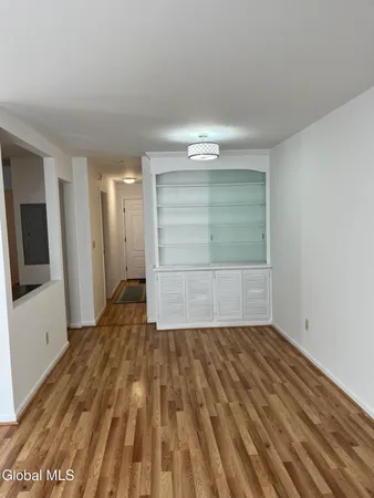 $1,850 | 61 Point Of Woods Drive, Albany, NY 12203