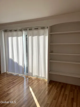 $1,850 | 61 Point Of Woods Drive, Albany, NY 12203