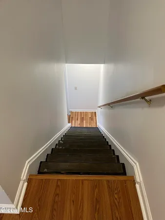 $1,850 | 61 Point Of Woods Drive, Albany, NY 12203