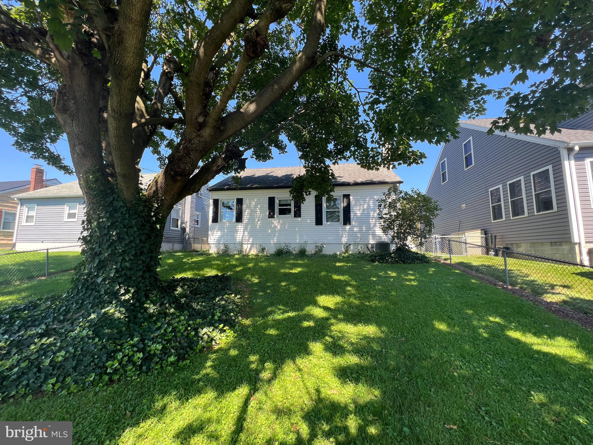 220 Wecaf Road New Holland, PA 17557 - Photo 4 of 12 Gallery Image 4