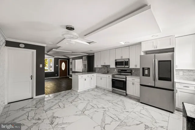 $340,000 | 900 Maple Avenue, Glenolden, PA 19036