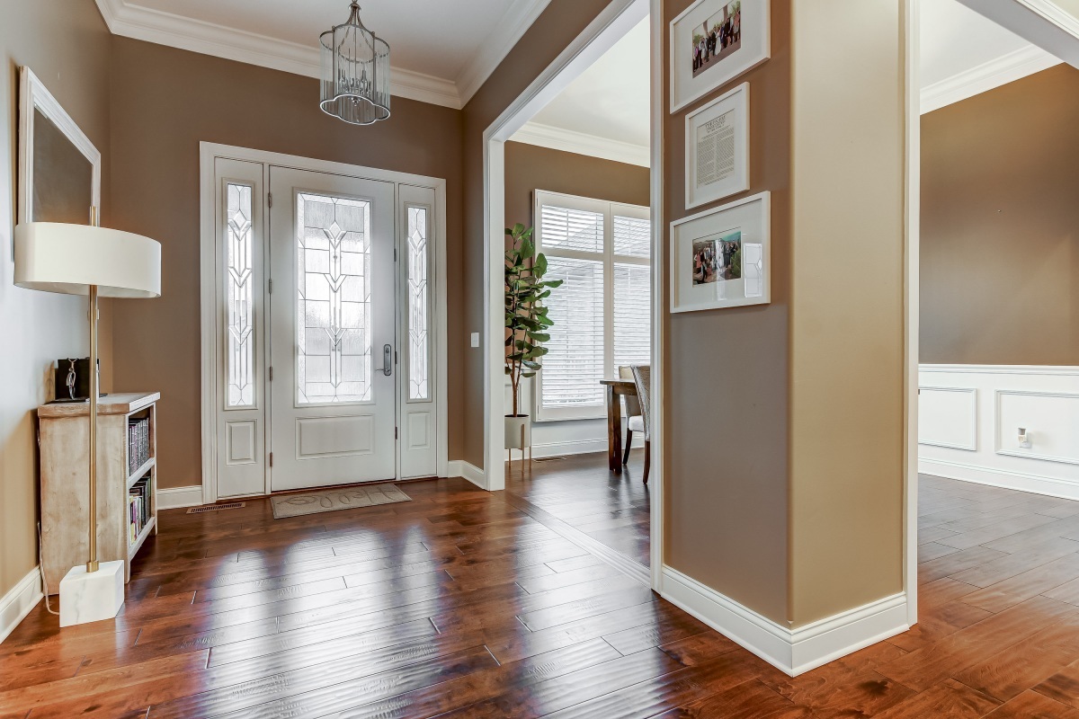 2432 Wimbledon Place Springfield, IL 62704 - Photo 2 of 49 Gallery Image 2