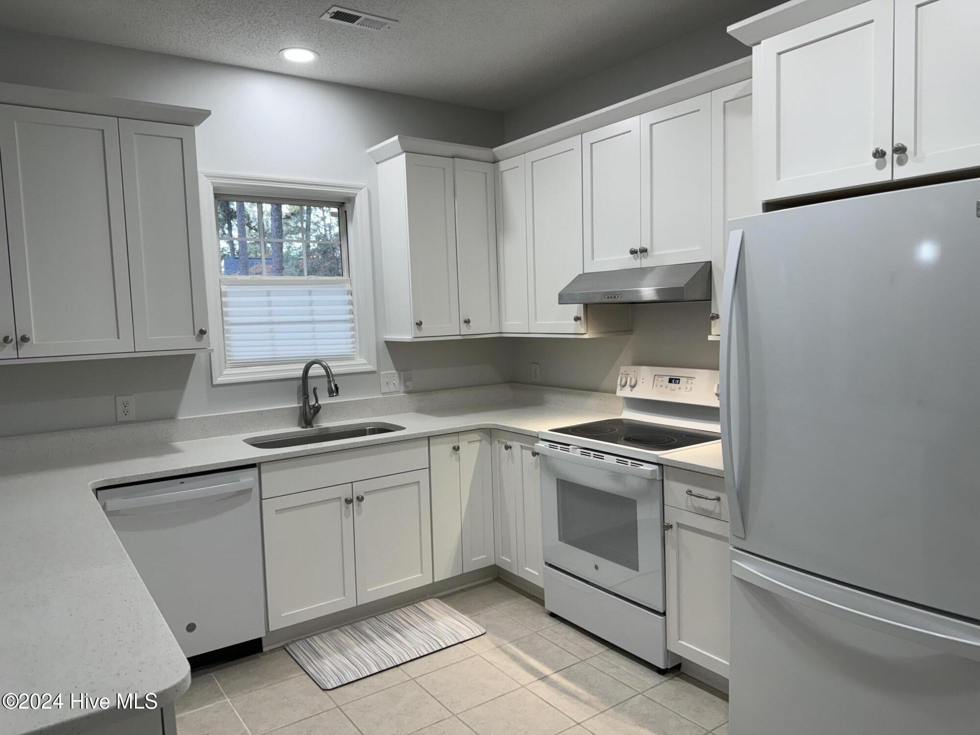 450 Sheldon Road Southern Pines, NC 28387 - Photo 4 of 32 450 Sheldon Rd updated kitchen with new appliances