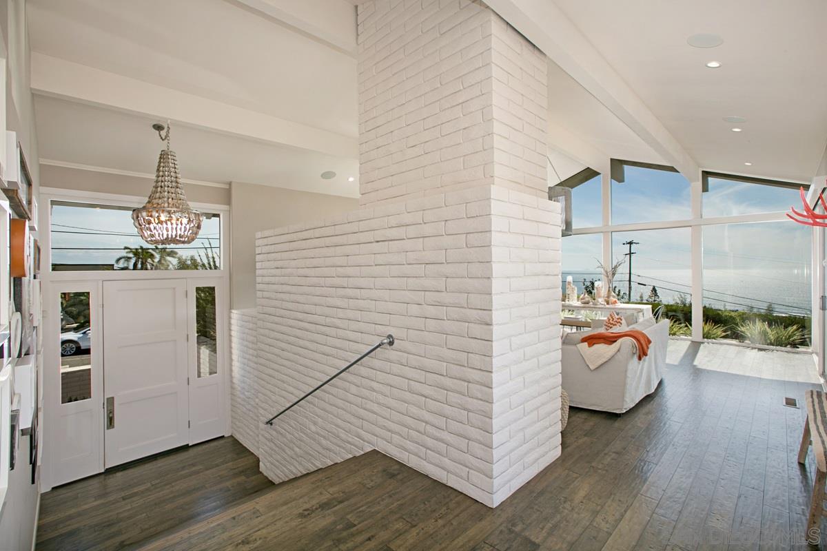 1020 La Jolla Rancho Road La Jolla, CA 92037 - Photo 2 of 25