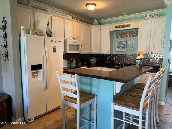 $277,900 | 1515 East Beach Boulevard, Unit 104, Pass Christian, MS 39571