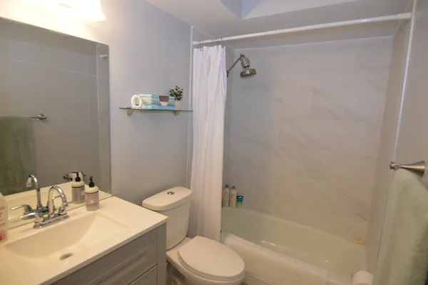 $149,900 | 450 North Main Street, Unit S302B, Wauconda, IL 60084