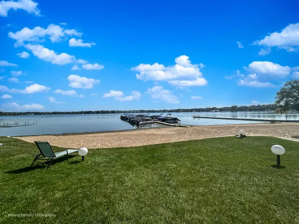 $149,900 | 450 North Main Street, Unit S302B, Wauconda, IL 60084