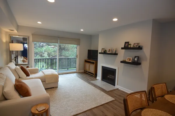 $149,900 | 450 North Main Street, Unit S302B, Wauconda, IL 60084