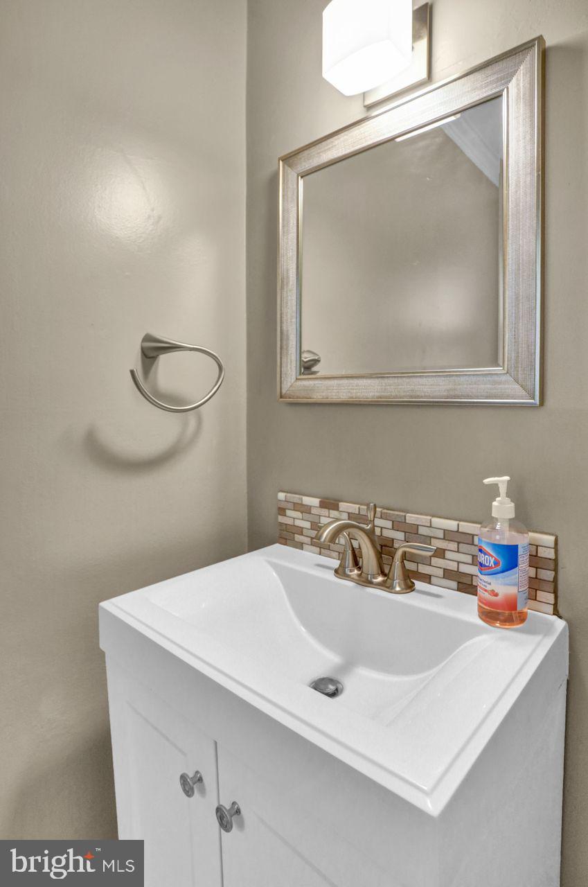 1092 Fox Run Reading, PA 19606 - Photo 14 of 26 Gallery Image 14