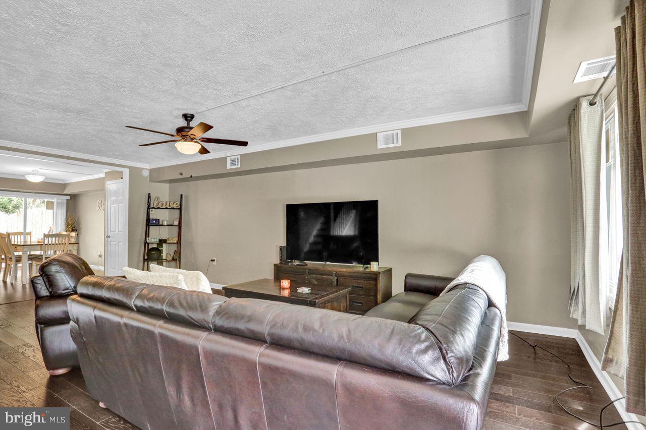 1092 Fox Run Reading, PA 19606 - Photo 3 of 26 Gallery Image 3