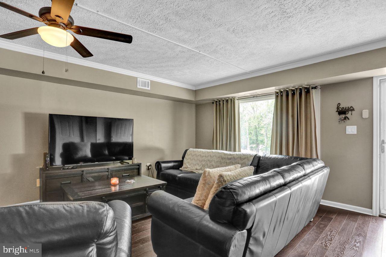 1092 Fox Run Reading, PA 19606 - Photo 4 of 26 Gallery Image 4