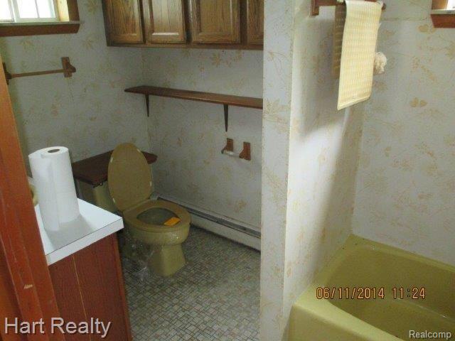 7379 Elmwood Road Lexington, MI 48450 - Photo 7 of 10 110.jpg