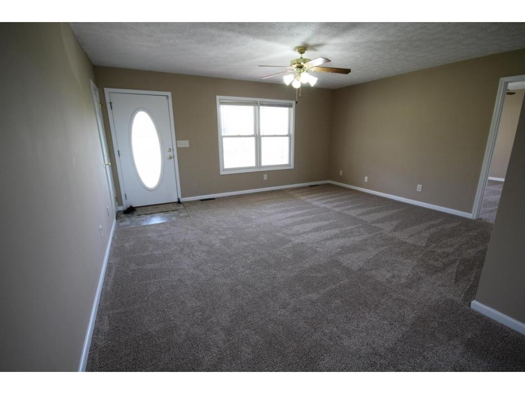 180 Price Road Limestone, TN 37681 - Photo 3 of 24 Living Room