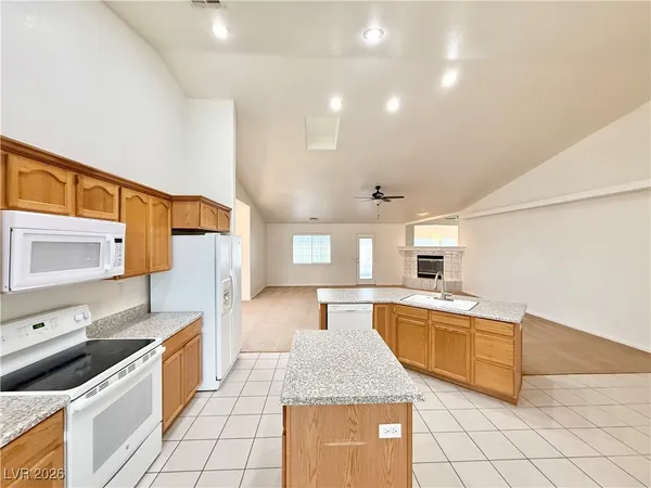 $2,000 | 5421 Fleetwood Place, Pahrump, NV 89060