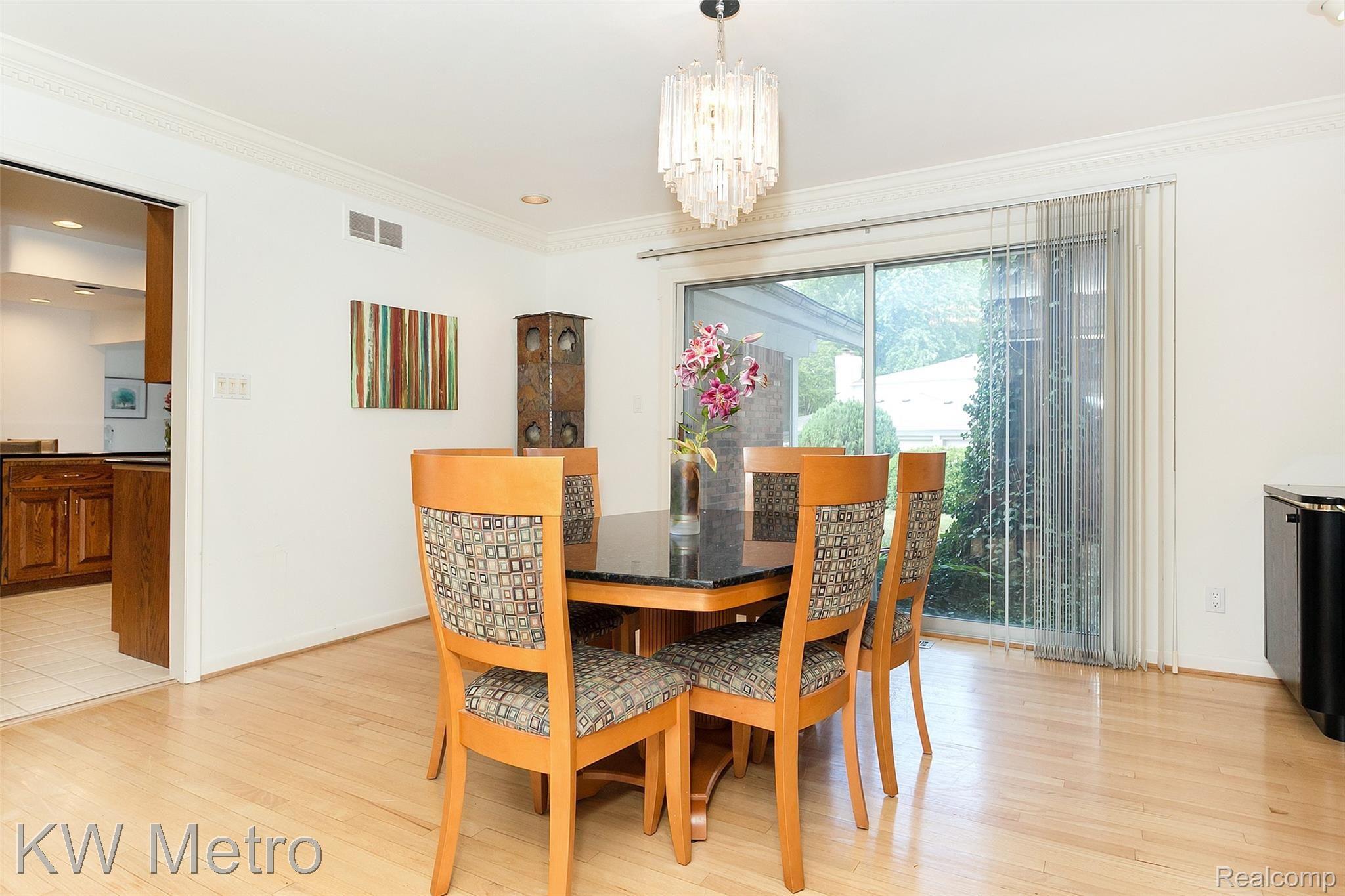 4733 Valleyview Drive South West Bloomfield, MI 48323 - Photo 16 of 39 Valleyview-16.jpg