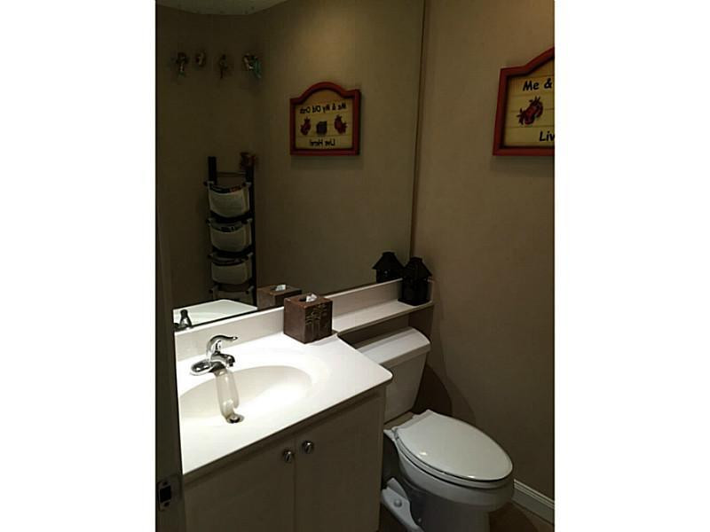 1943 Frederick Small Road, Unit 1943 Jupiter, FL 33458 - Photo 14 of 34 Bathroom