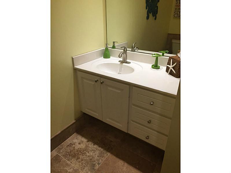1943 Frederick Small Road, Unit 1943 Jupiter, FL 33458 - Photo 25 of 34 Bathroom