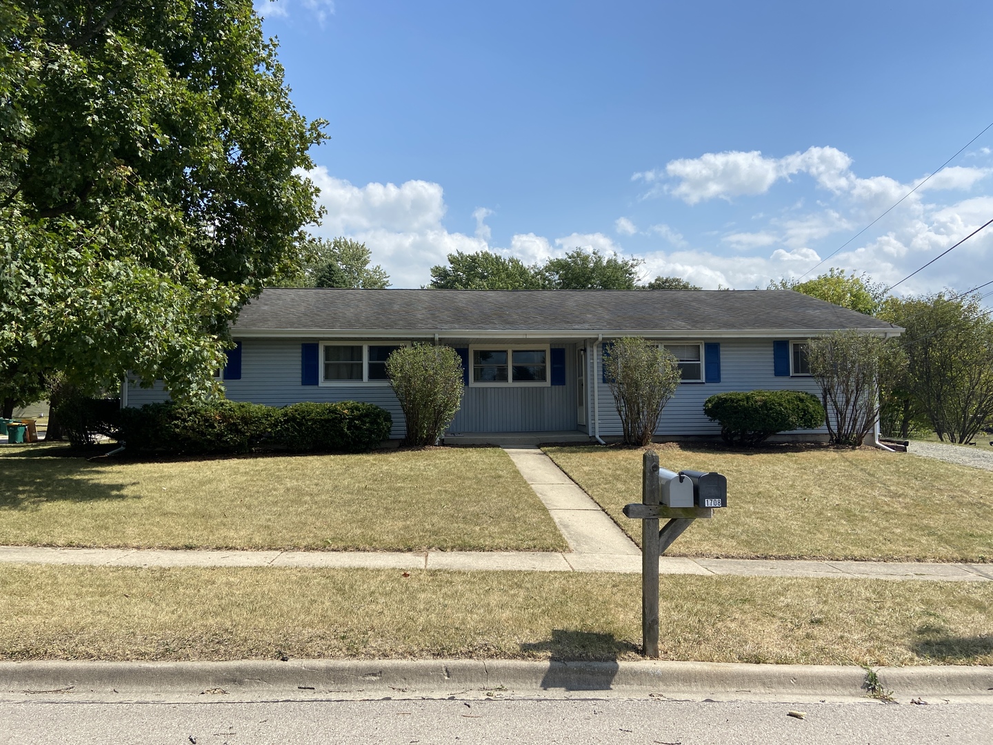 1706 Willow Street Sycamore, IL 60178 - Photo 2 of 16