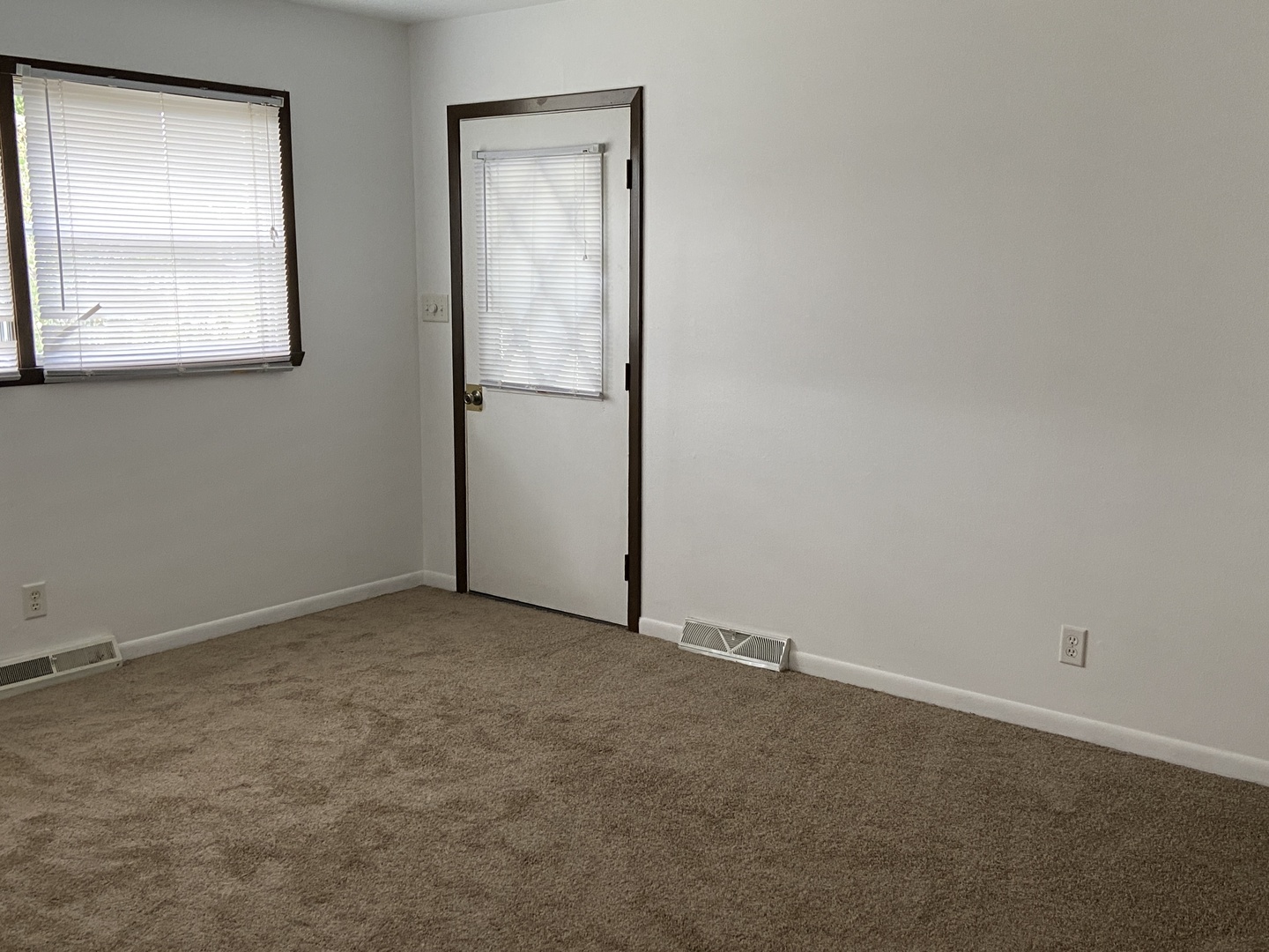 1706 Willow Street Sycamore, IL 60178 - Photo 4 of 16