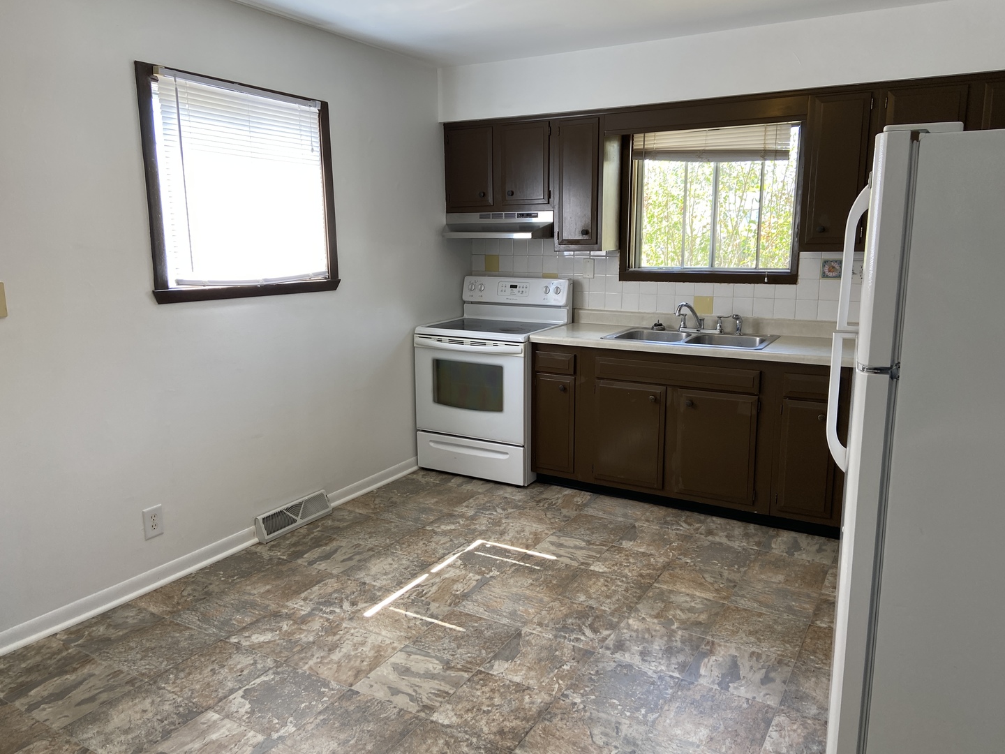 1706 Willow Street Sycamore, IL 60178 - Photo 6 of 16